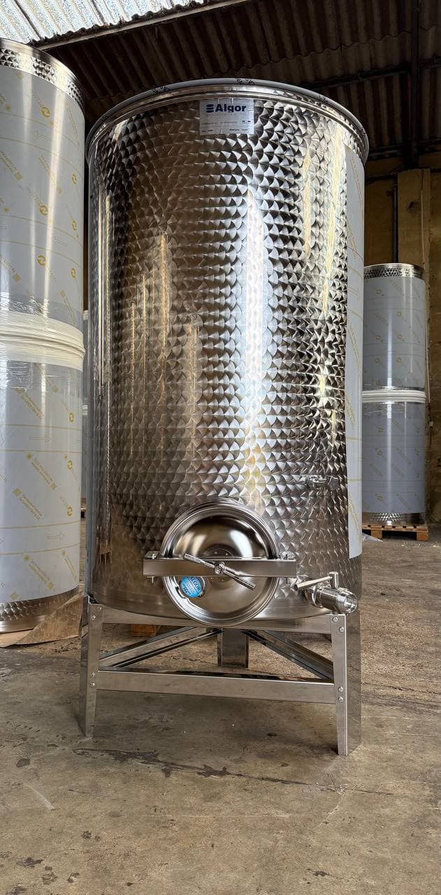 Cuve inox 304 — 10 HL (1000L) avec porte